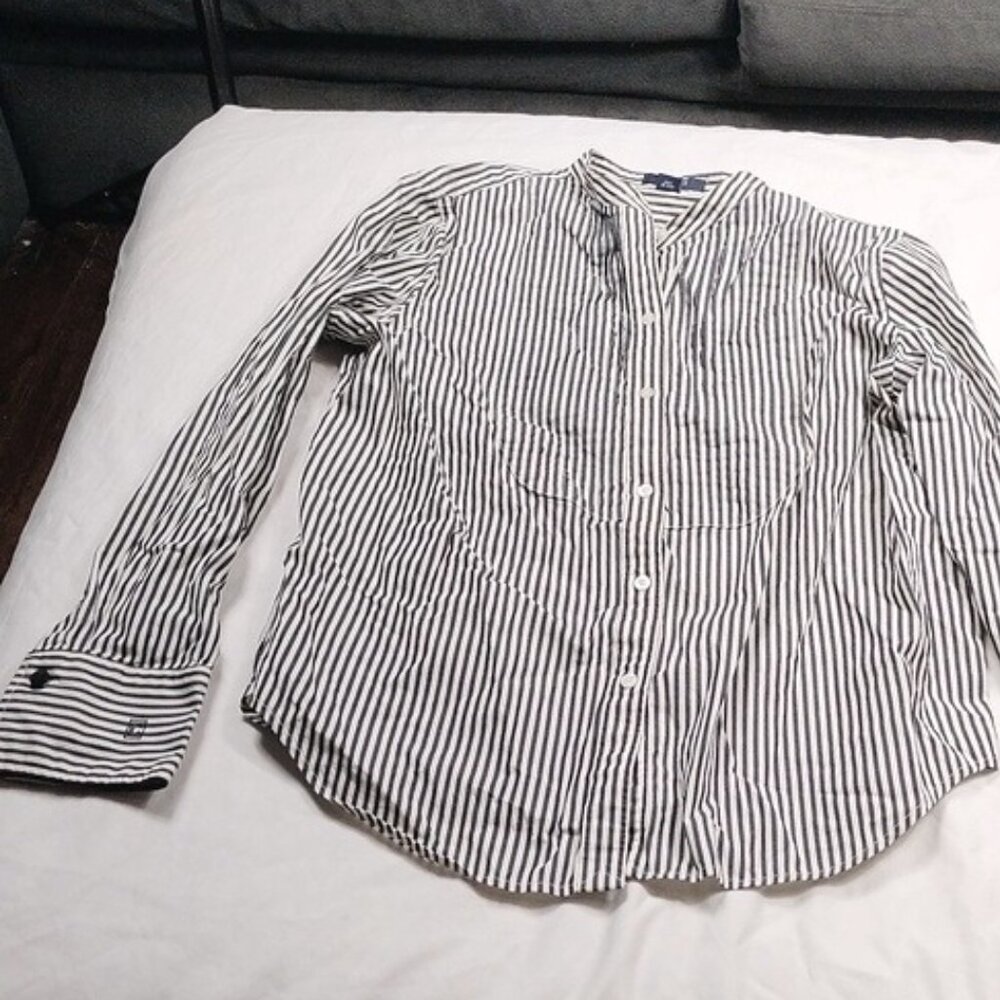 women's long sleeved button down blouse